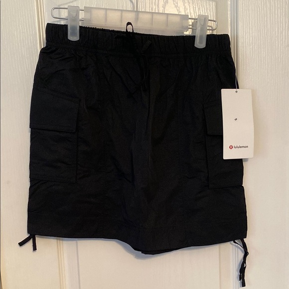 Lululemon Women’s Black Nylon Cargo Mini Skirt Size XS NWT - Picture 2 of 8